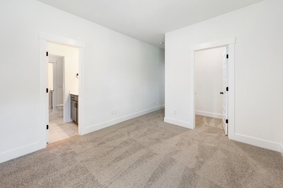 Spacious, unfurnished interior of a new home in , North Charleston (Image 25).