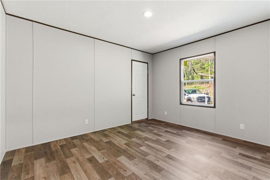 Spacious, unfurnished interior of a new home in , Dahlonega (Image 29).