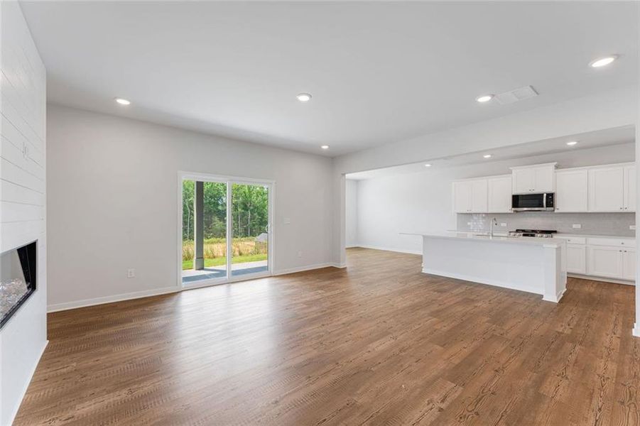 Spacious, unfurnished interior of a new home in Parkview Estates, South Fulton (Image 19).
