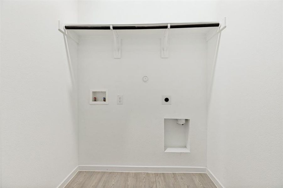 Spacious, unfurnished interior of a new home in Tillage Farms, Princeton (Image 20).