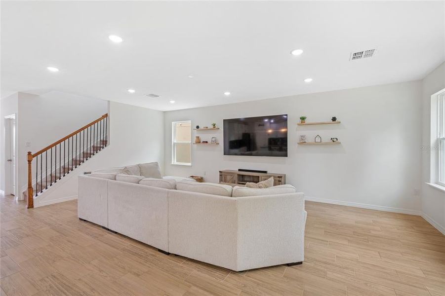 Furnished interior view inside a new home in Bradford Ridge, Leesburg (Image 15).