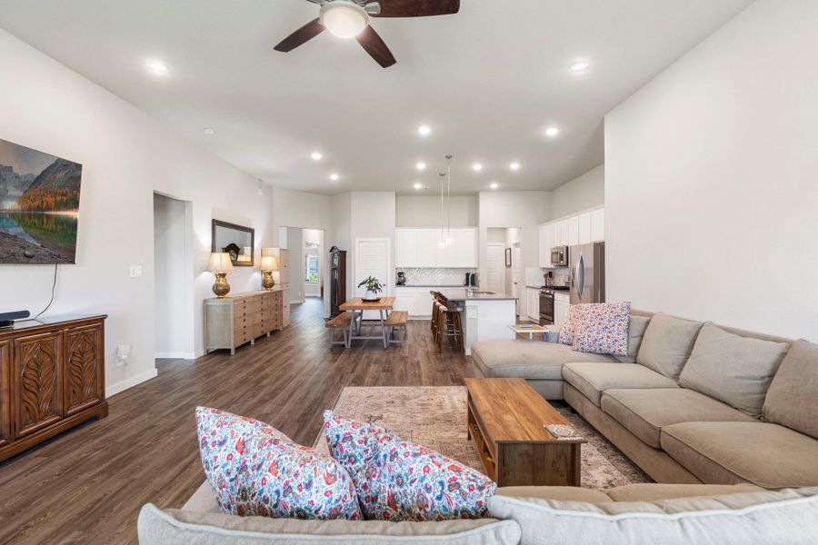 Furnished interior view inside a new home in Moran Ranch, Willis (Image 13). Furnished interior view inside a new home in Moran Ranch, Willis (Image 13).