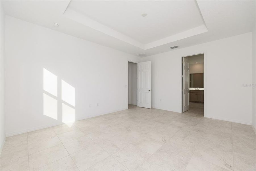 Spacious, unfurnished interior of a new home in Calesa Township, Ocala (Image 28).