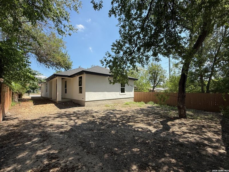 Exterior details and patio area of a home in , San Antonio (Image 4).