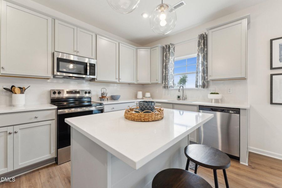 7- HHHunt Homes King Kitchen