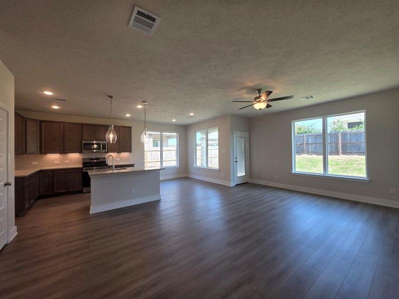 Spacious, unfurnished interior of a new home in , Brenham (Image 16).