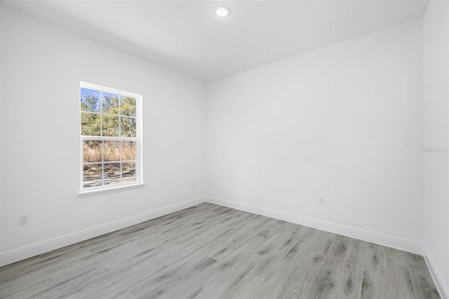Spacious, unfurnished interior of a new home in , Citrus Springs (Image 5).