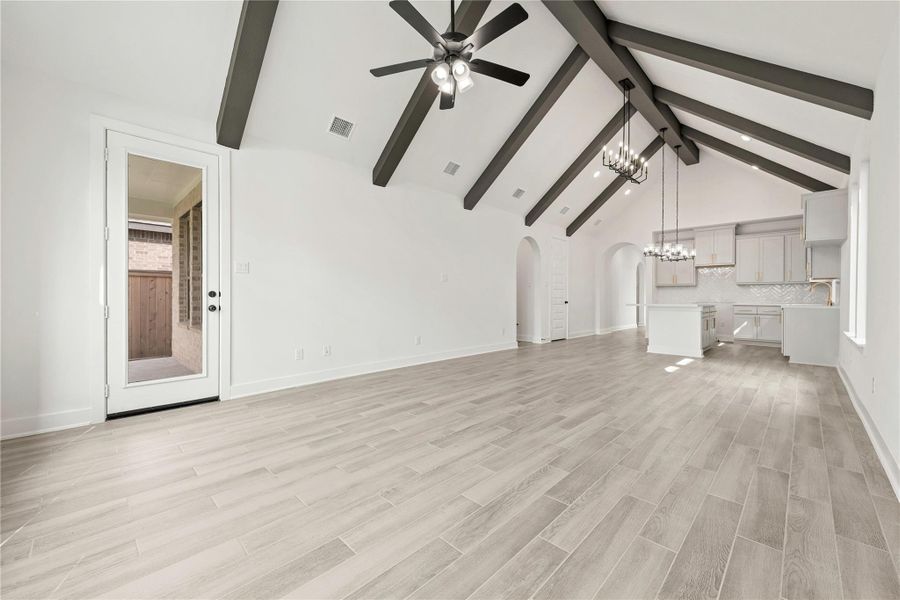 Spacious, unfurnished interior of a new home in Kresston - 40', Montgomery (Image 17).