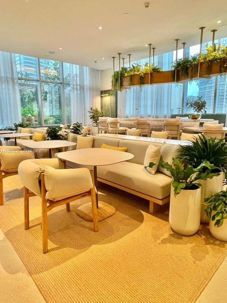 Community amenities in , Miami (Image 18).