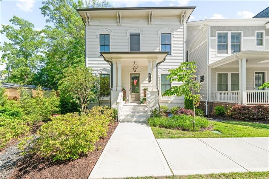 Exterior details and patio area of a home in Manning on the Square, Alpharetta (Image 23).