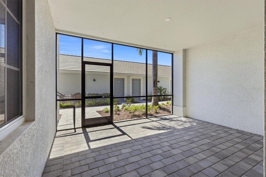 Exterior details and patio area of a home in , Venice (Image 17).