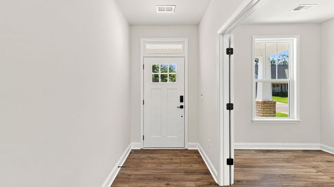 Spacious, unfurnished interior of a new home in Shadowood, Seneca (Image 19).