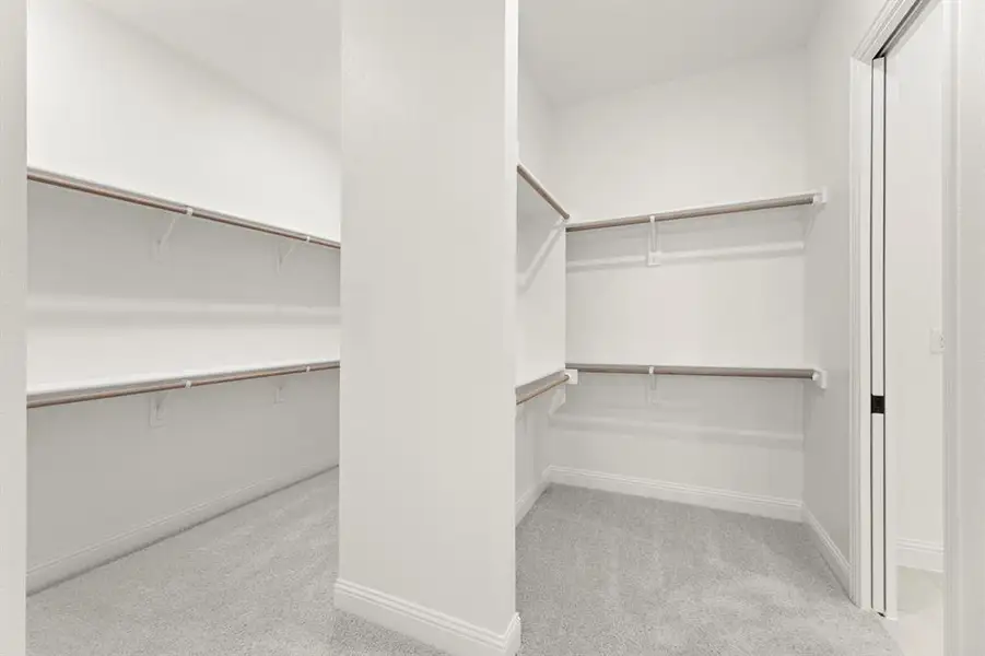 17. 3216 Patterson Court - Closet