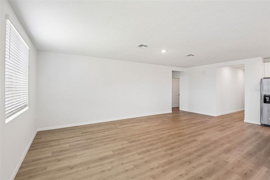 Spacious, unfurnished interior of a new home in Two Rivers - Classic Series, Zephyrhills (Image 20).