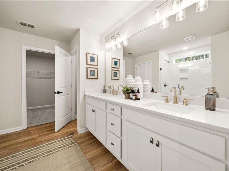 Furnished interior view inside a new home in Riverwood, Dallas (Image 41).