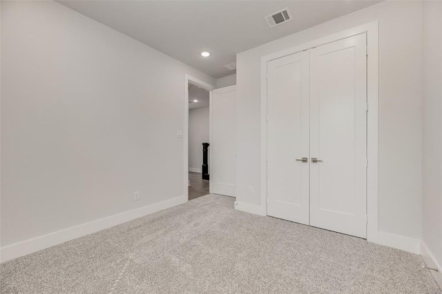 Spacious, unfurnished interior of a new home in Collin Creek, Plano (Image 16).