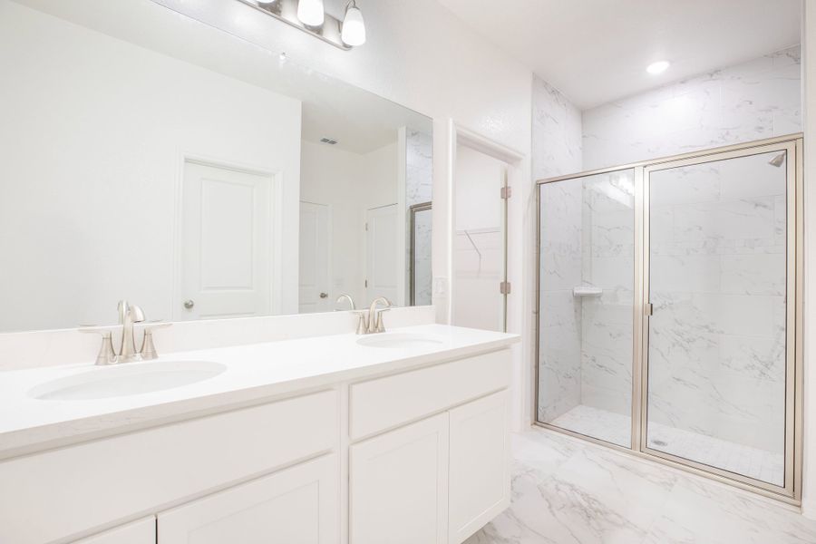 Representative furnished interior of a home built from the Clearwater by Maronda Homes in Vero Lake Estates, Vero Beach (Image 8).
