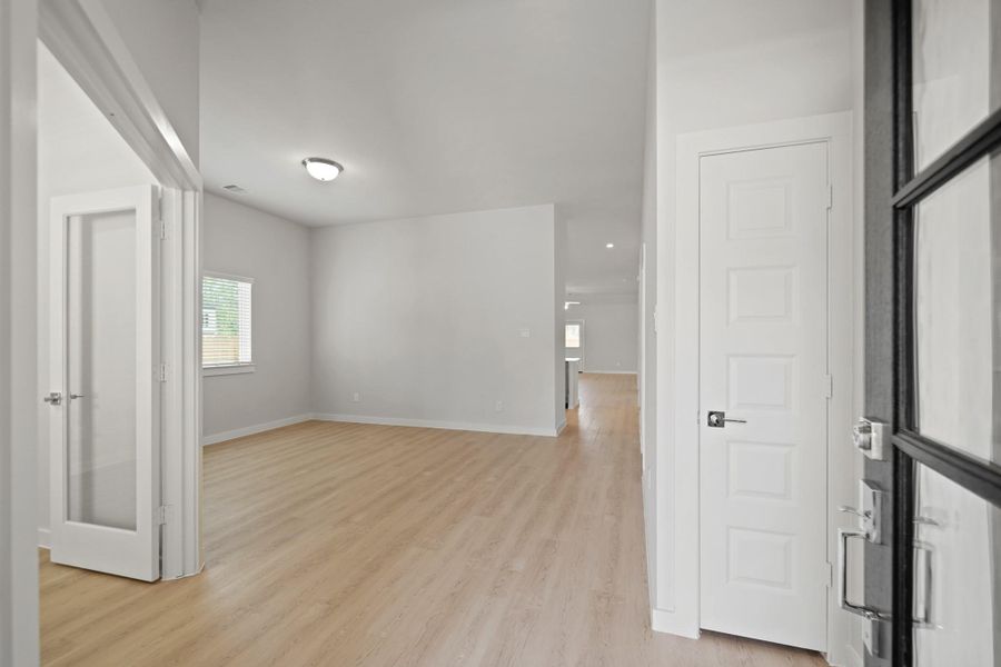 Spacious, unfurnished interior of a new home in Audubon, Magnolia (Image 14). Spacious, unfurnished interior of a new home in Audubon, Magnolia (Image 14).