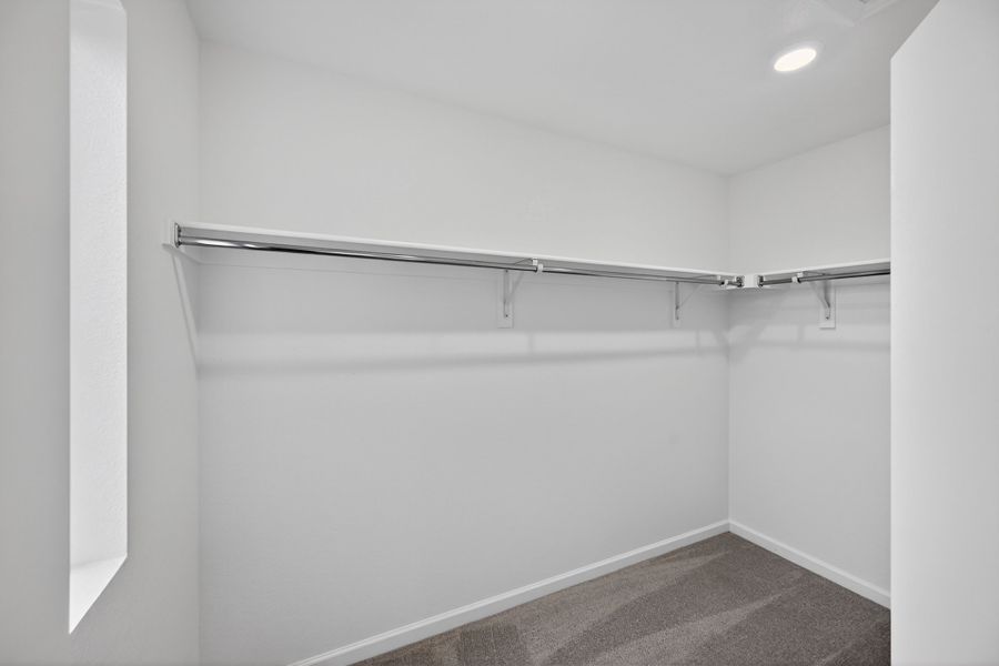 Spacious, unfurnished interior of a new home in Parterre, Thornton (Image 17).