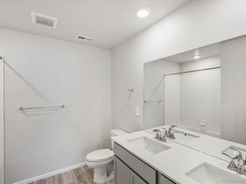 Furnished interior view inside a new home in Horizon Uptown: The Mountain Collection, Aurora (Image 8). Furnished interior view inside a new home in Horizon Uptown: The Mountain Collection, Aurora (Image 8).