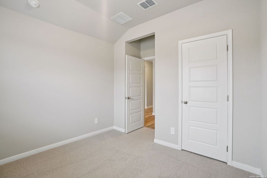 Spacious, unfurnished interior of a new home in Royal Crest, San Antonio (Image 15).