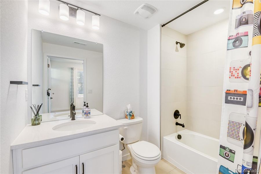 Furnished interior view inside a new home in , Broomfield (Image 32).