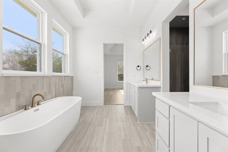 4650 Bonanza-Primary Suite-3