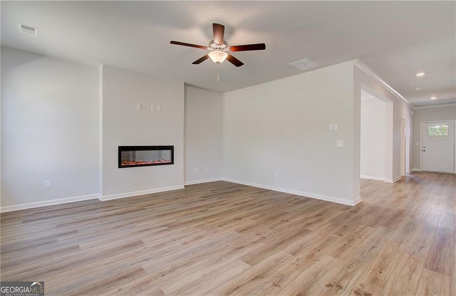 Spacious, unfurnished interior of a new home in Bowers Farm, McDonough (Image 13).