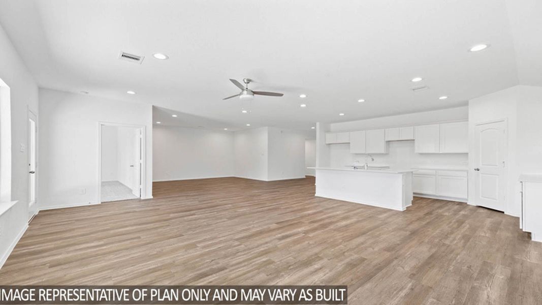 Representative unfurnished interior of a home built from the Eureka by D.R. Horton in Williams Reserve East, Conroe (Image 14).