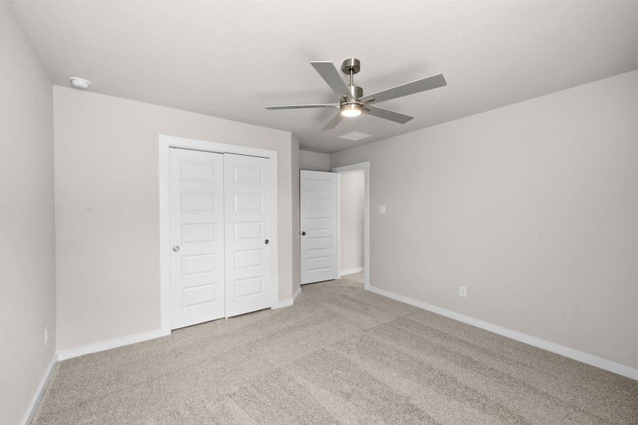 Spacious, unfurnished interior of a new home in Sunterra Lakes, Fulshear (Image 31).