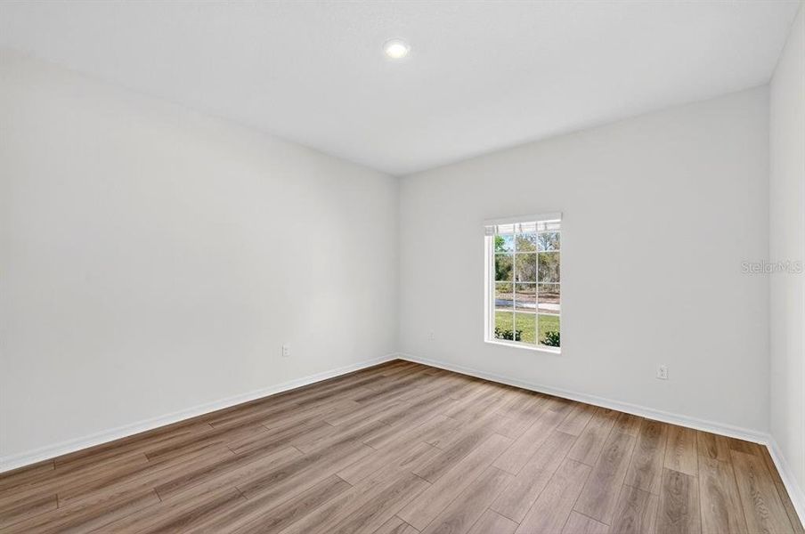 Spacious, unfurnished interior of a new home in , Deltona (Image 26).