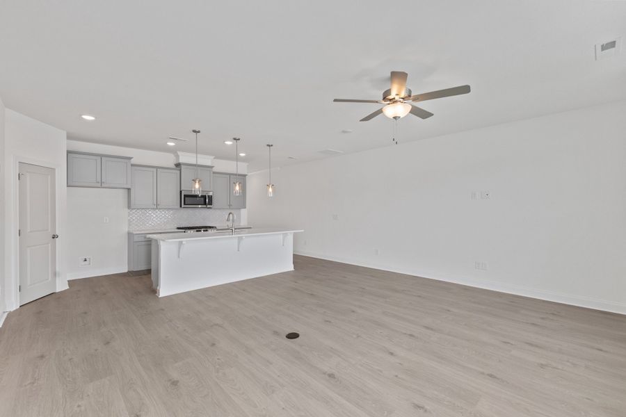 Representative unfurnished interior of a home built from the The Hemlock by RobuckHomes in Kennebec Crossing, Angier (Image 128).