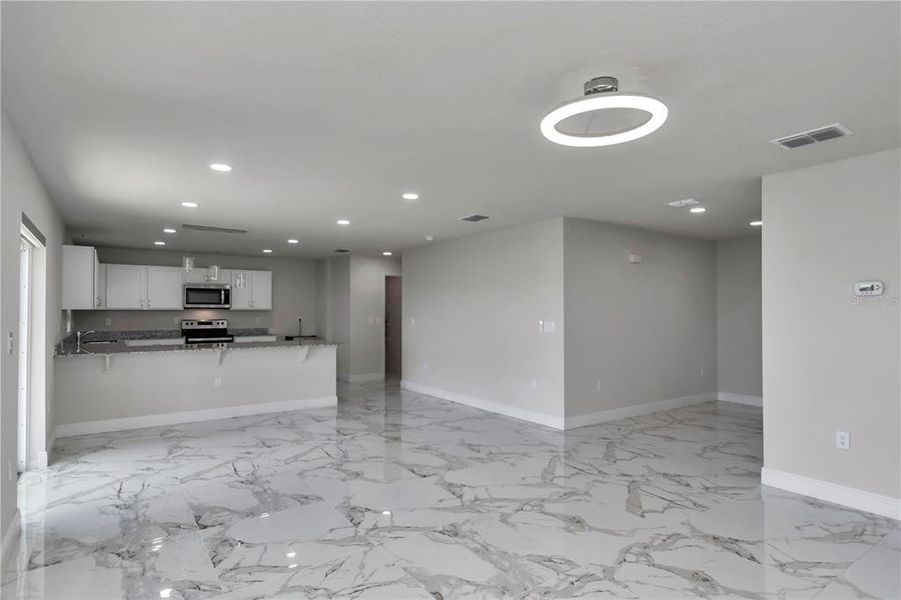 Spacious, unfurnished interior of a new home in Diamond Ridge, Belleview (Image 30).