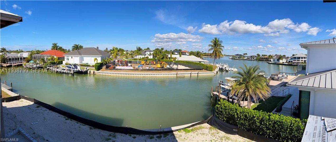 Community amenities in , Marco Island (Image 8).