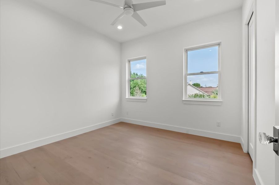 Secondary bedroom. Secondary bedroom.