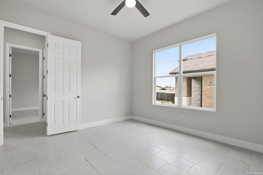 Spacious, unfurnished interior of a new home in , San Antonio (Image 16).