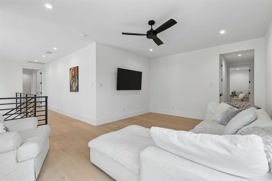 Furnished interior view inside a new home in , Colleyville (Image 28).