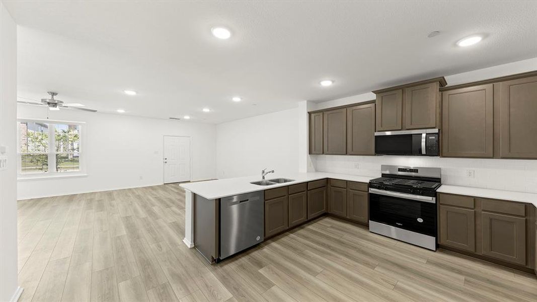 10. 3709 Star Mesa - Kitchen (4) 10. 3709 Star Mesa - Kitchen (4)