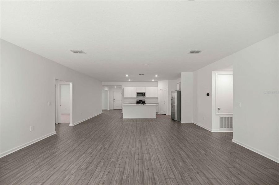 Spacious, unfurnished interior of a new home in Marion Ranch, Ocala (Image 12).