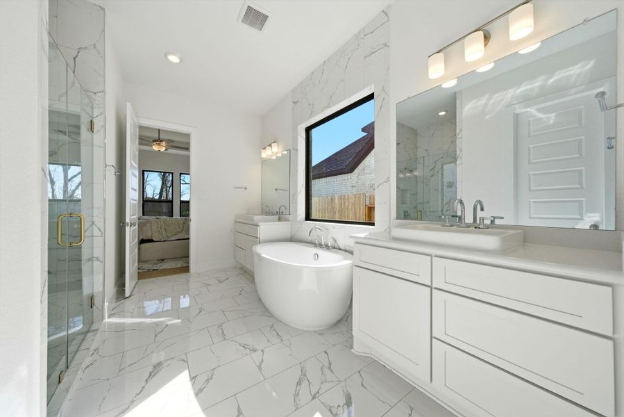 Furnished interior view inside a new home in Sienna, Missouri City (Image 12).