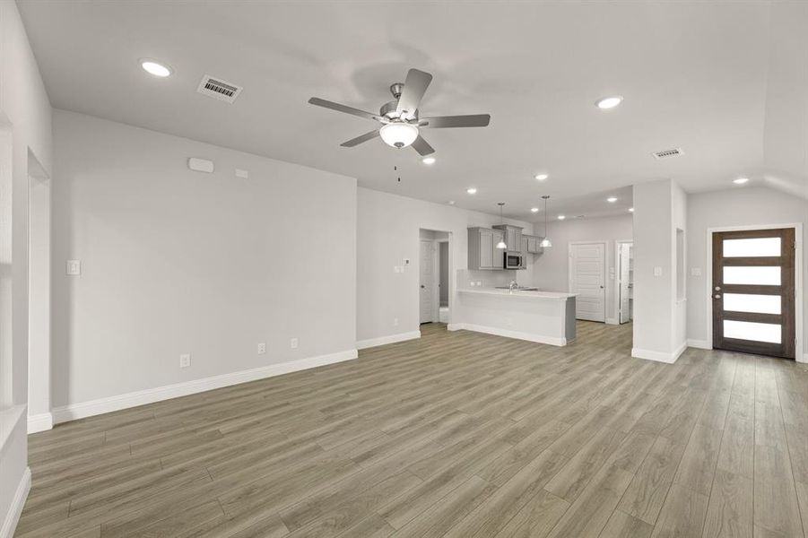 11_1621 Meadow Crest