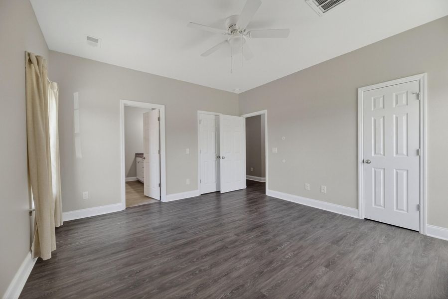 Spacious, unfurnished interior of a new home in , Holly Hill (Image 23).