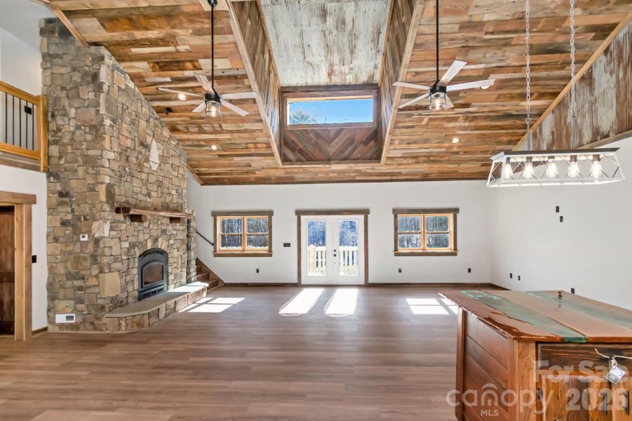 Community amenities in , Laurel Springs (Image 33).