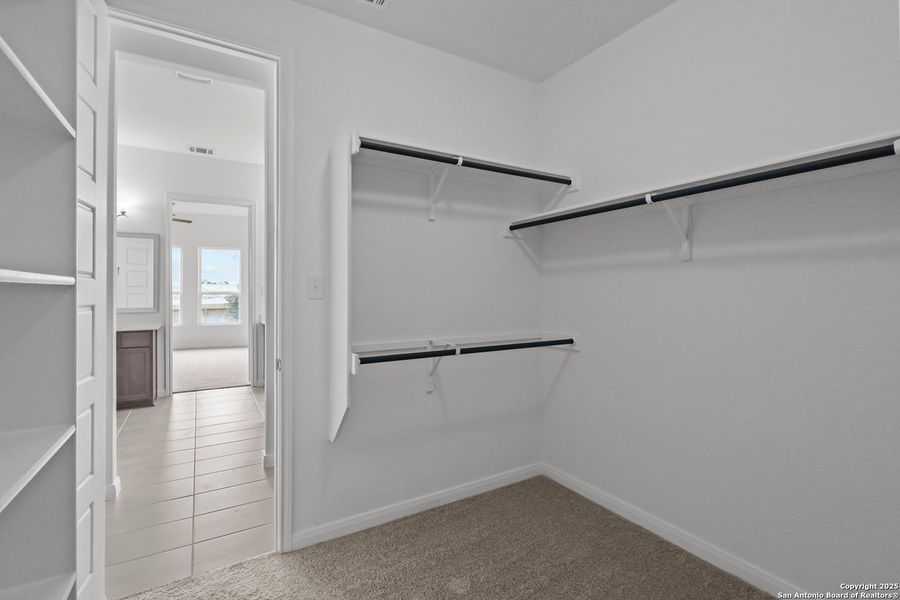 Spacious, unfurnished interior of a new home in Ladera 50', San Antonio (Image 24). Spacious, unfurnished interior of a new home in Ladera 50', San Antonio (Image 24).