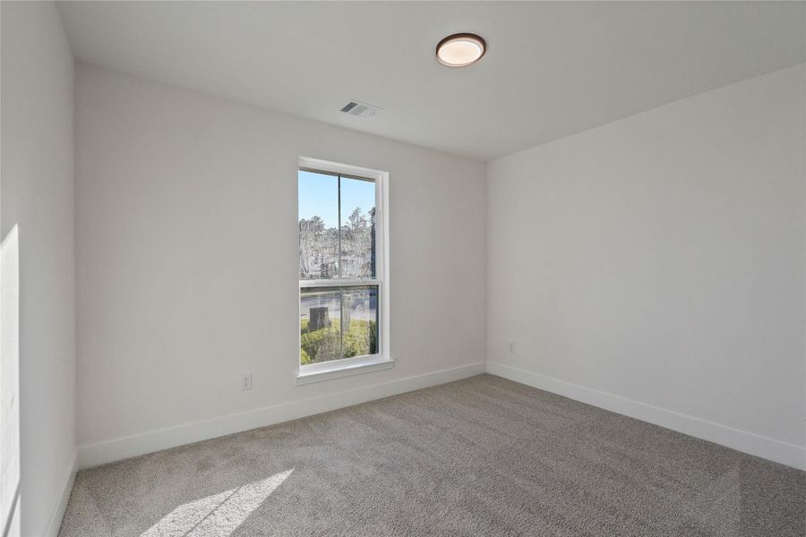 Spacious, unfurnished interior of a new home in Grand Oaks Reserve, Cleveland (Image 20).