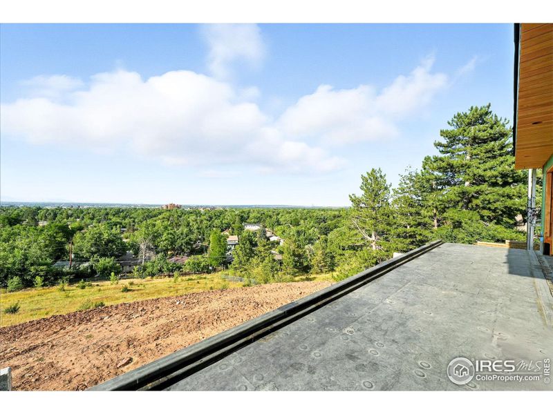 Main level deck views