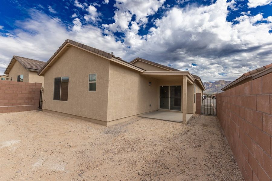 Exterior details and patio area of a home in Vista Del Oro Reserve, Tucson (Image 2). Exterior details and patio area of a home in Vista Del Oro Reserve, Tucson (Image 2).