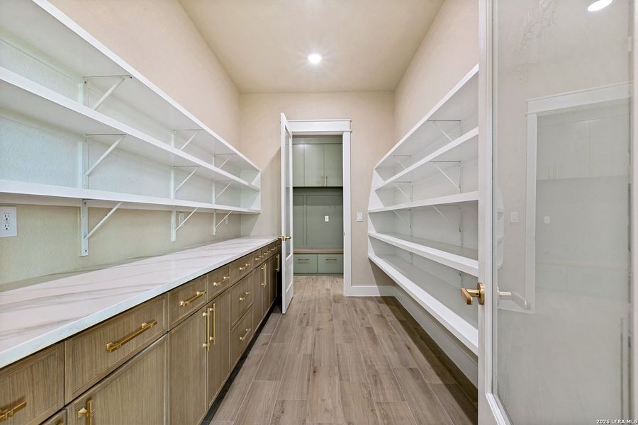 Furnished interior view inside a new home in , La Vernia (Image 8).