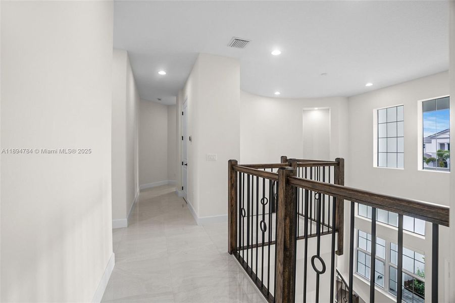Spacious, unfurnished interior of a new home in , Westlake (Image 38).