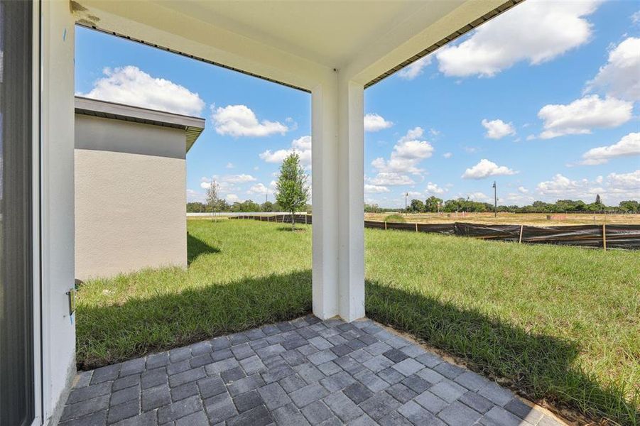 Exterior details and patio area of a home in Crosswinds - Signature Series, Haines City (Image 22).